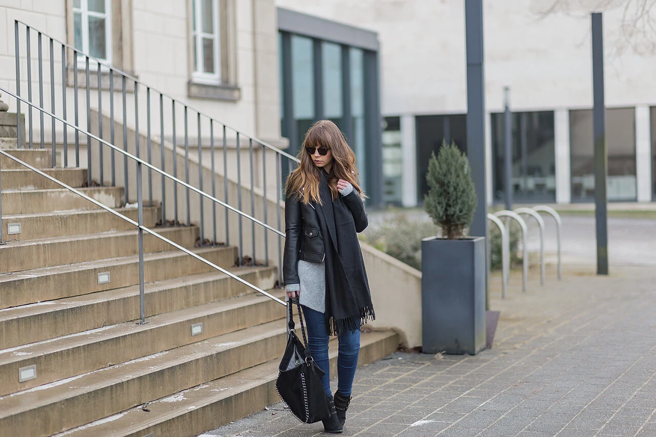 Das perfekte Übergangsoutfit für den Frühling, Layering mit Lederjacke und Cardigan, Shoelove by Deichmann