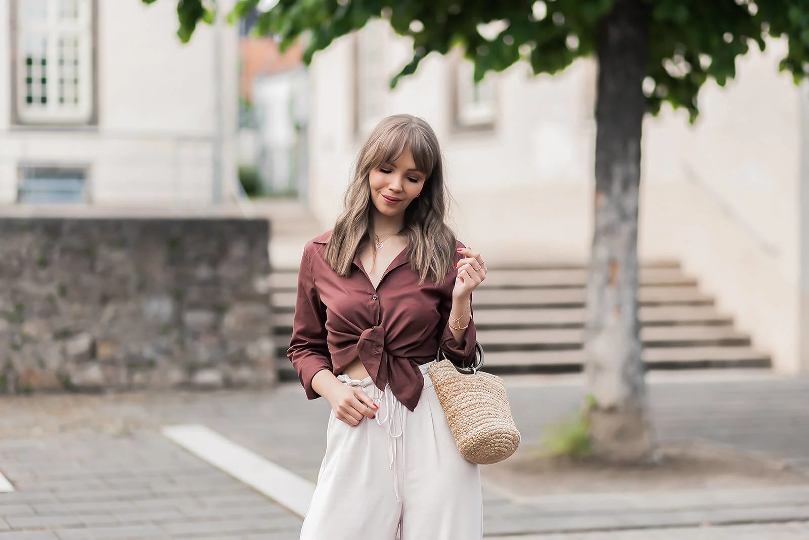 Wide Leg Pants mit Bluse stylen