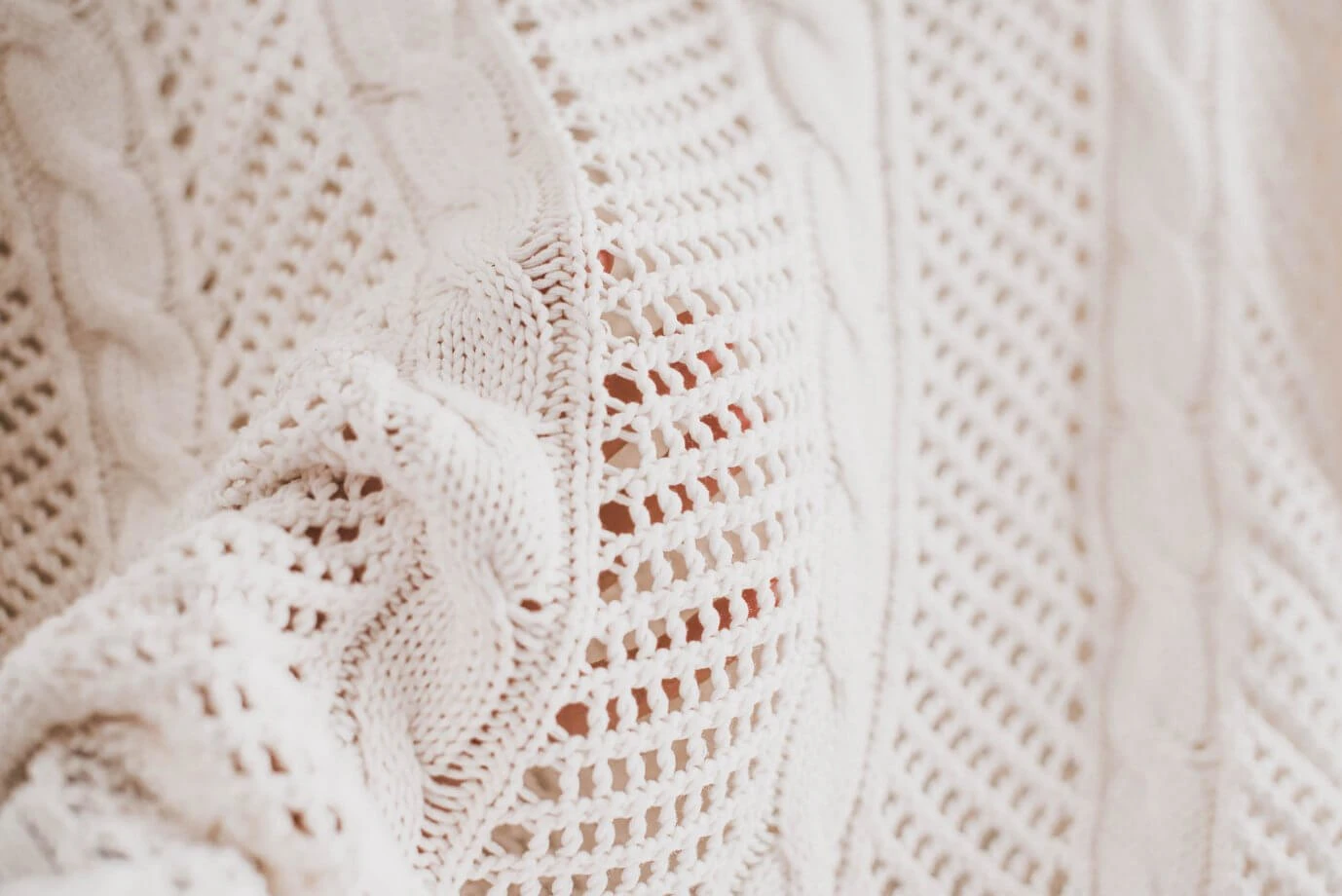 Lochstrickpullover im Sommer kombinieren Shoelove Deichmann