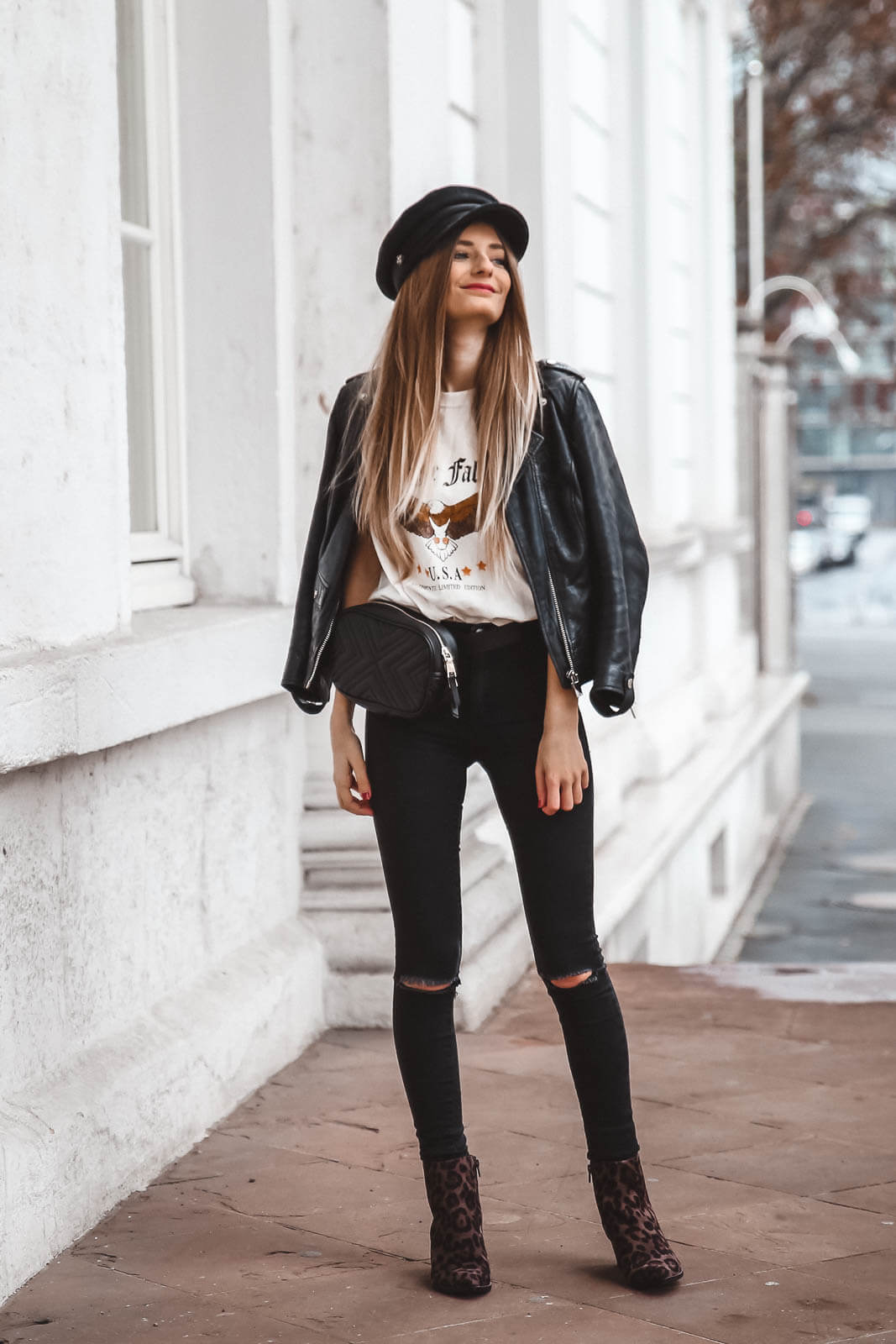 https://shoelove.deichmann.com/de-de/wp-content/uploads/Print-Shirt-Outfit-2.jpg