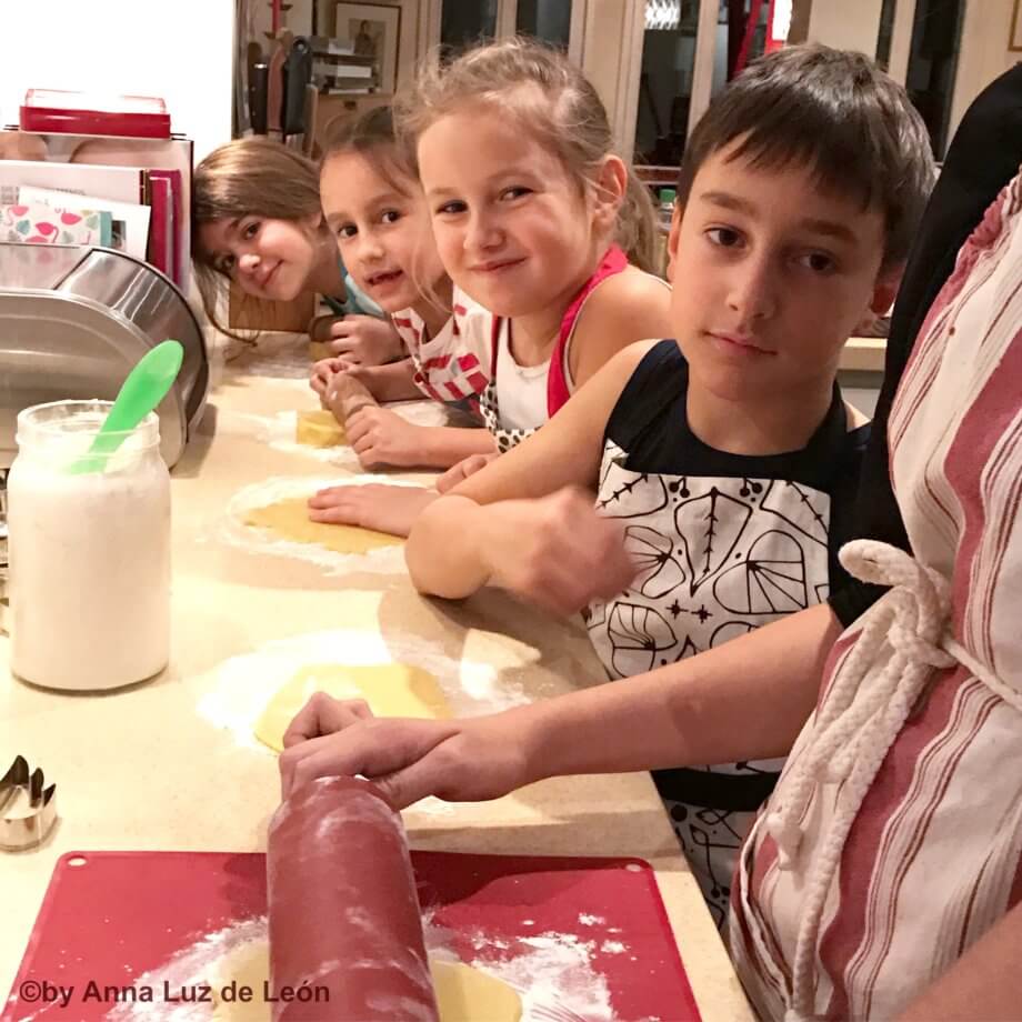 Backen mit Kindern, Adventszeit, Plätzchenbacken, Familienleben, Rituale mit Kindern, Alltag