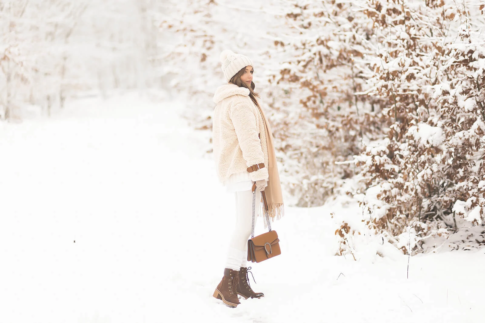 Cocooning Trend, gemütliches Winteroutfit mit Teddy Jacke, Shoelove by Deichmann