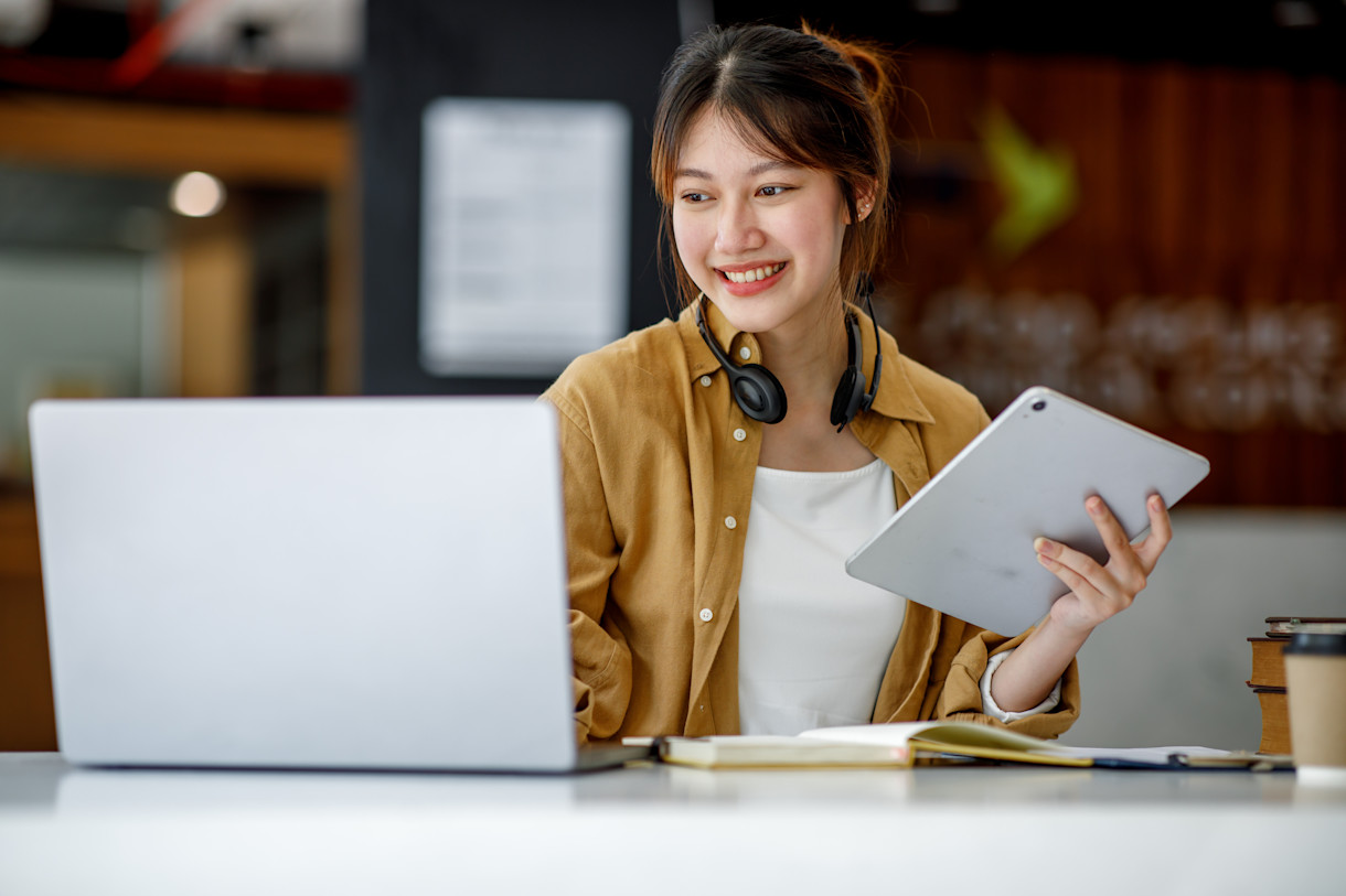 A female test taker was happy she got her cashback gcash voucher