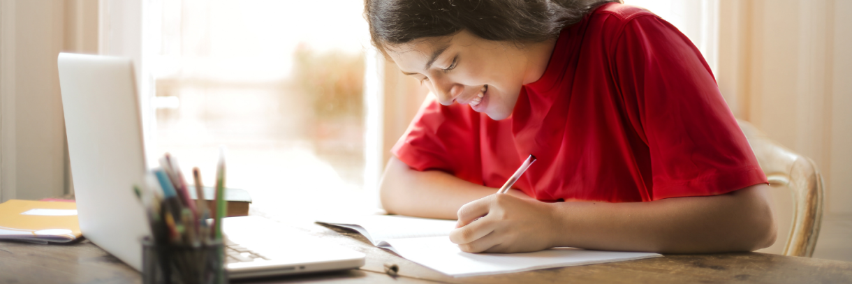 girl writing - banner