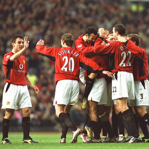 Goal of the Day: Veron v West Ham | Manchester United