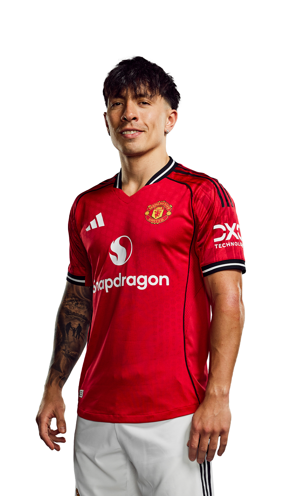 Lisandro Martinez wearing Manchester United’s red home shirt