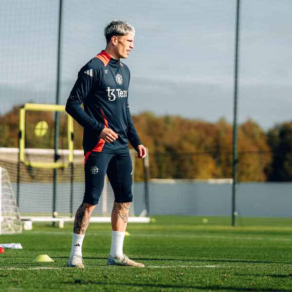 Training highlights: Back after the break | Manchester United