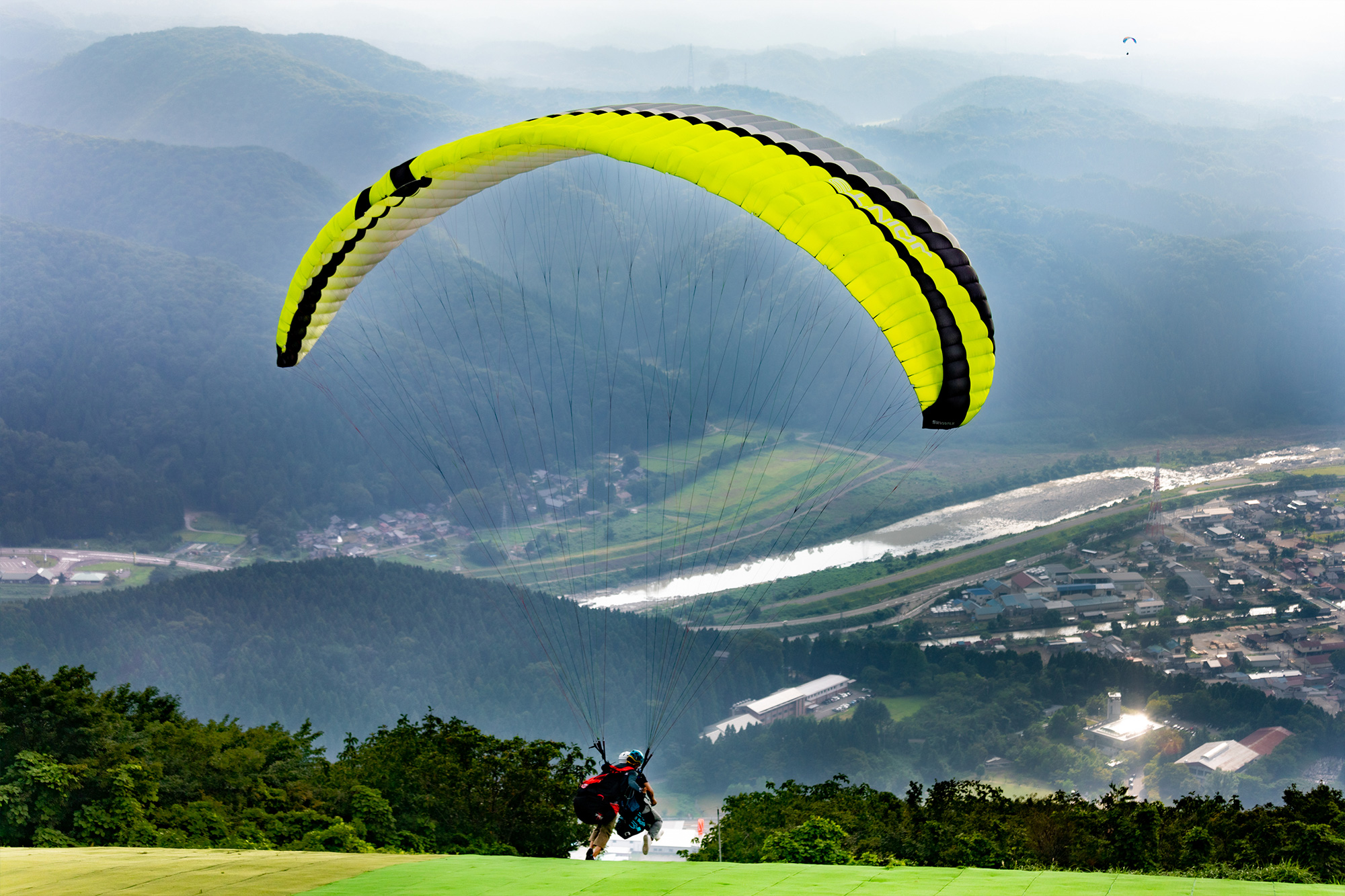 Sky Shishiku (Paragliding) | Ishikawa Travel