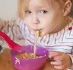 Çocuklar kendi yiyeceklerini seçiyor