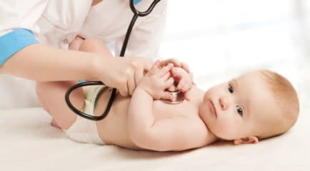 6 aylik bebek icin saglik kontrolu rutin doktor ziyareti prima