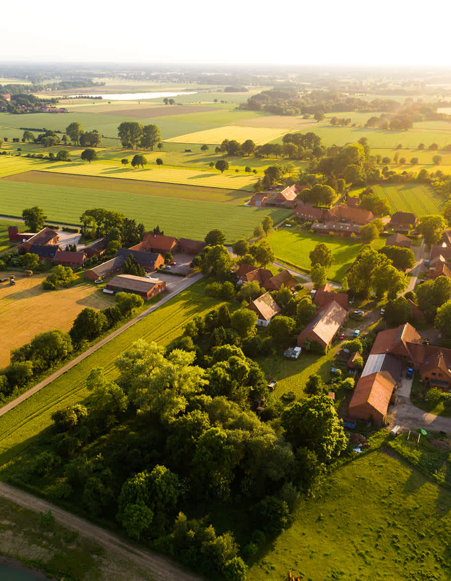 Luftbildaufnahme einer ländlichen Region