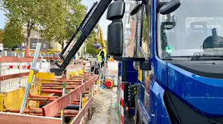 Graben und LKW