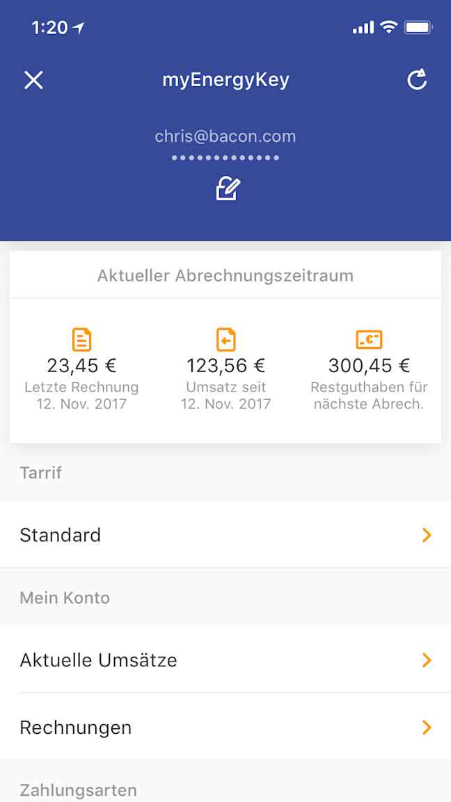 Handy mit Screen der EnBW mobility+ App: Funktion Ladepunktverfügbarkeit