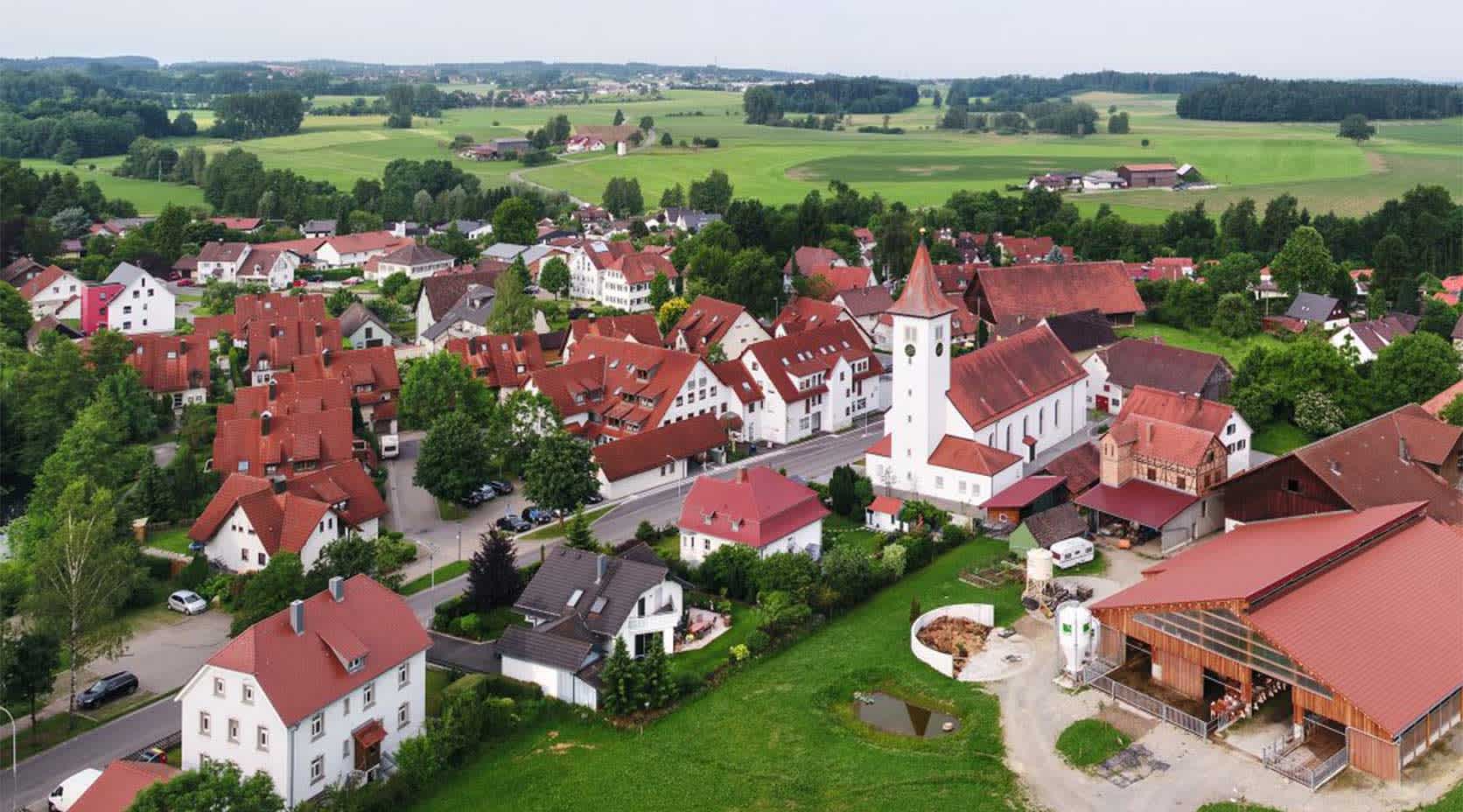 Luftaufnahme der Gemeinde Schlier