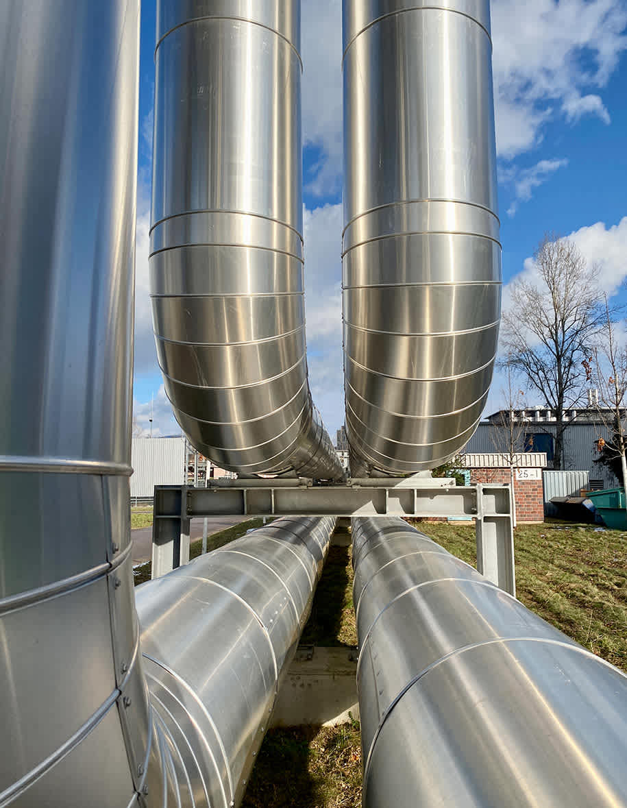 Fernwärmeleitungen im EnBW-Kraftwerk Heilbronn