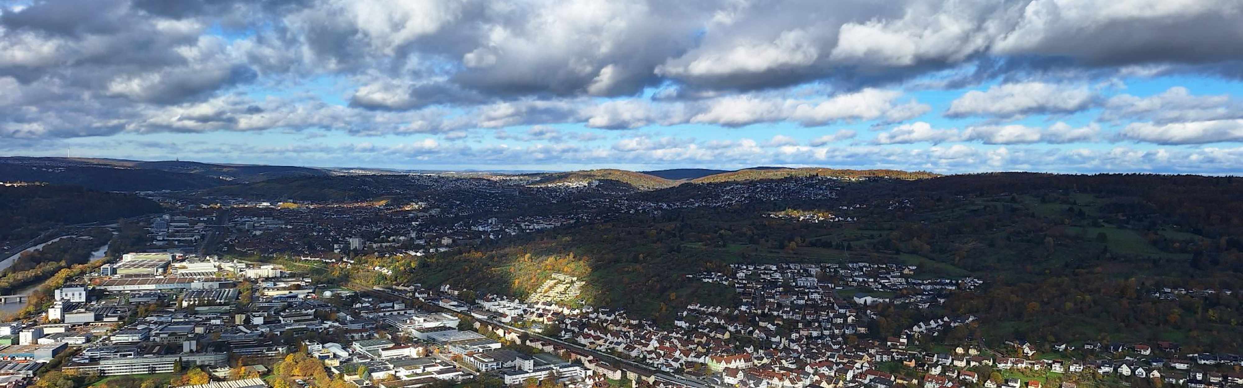 EnBW Luftaufnahme Stadt Landschaft Hügel Wolken