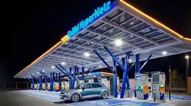 EnBW Ladepark Kamen Nacht