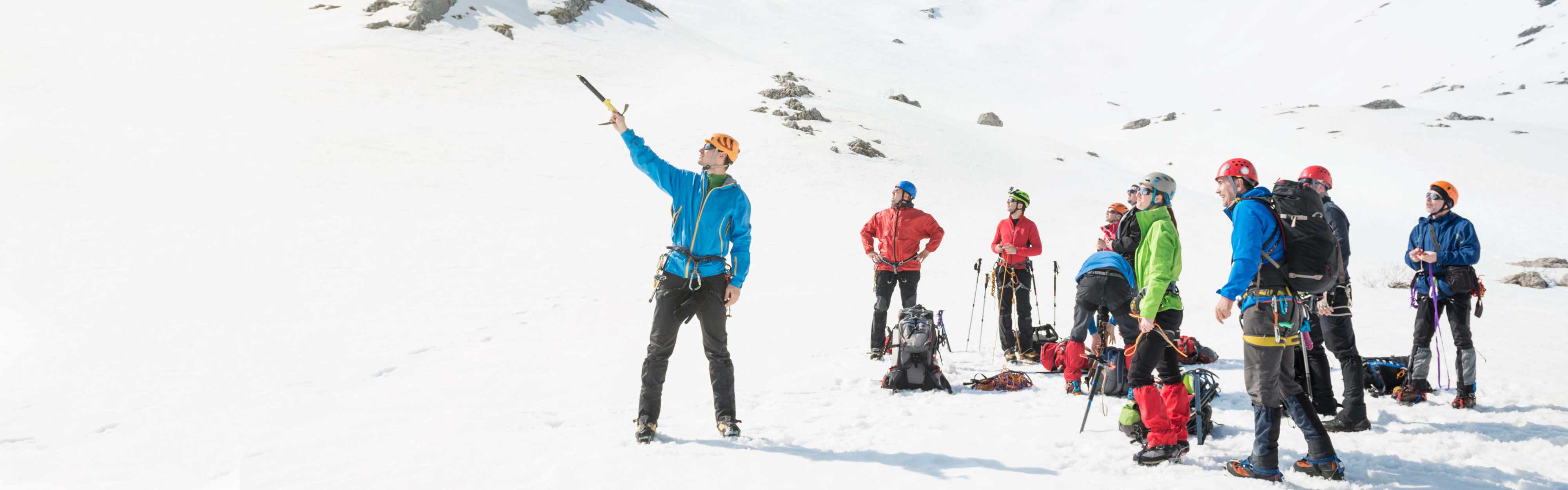 Team auf Expeditionstour in den Bergen