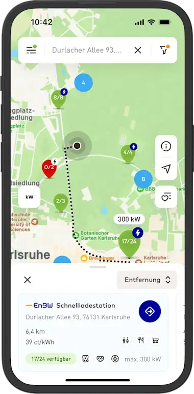 Ladestationen finden auf der mobility+ App auf einem Smartphone