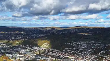 EnBW Luftaufnahme Stadt Landschaft Hügel Wolken