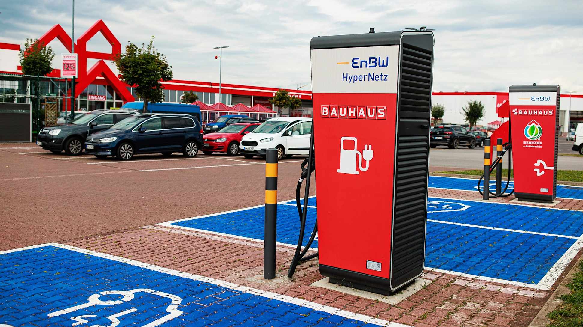 EnBW Ladestationen vor Bahaus in Bad Kreuznach