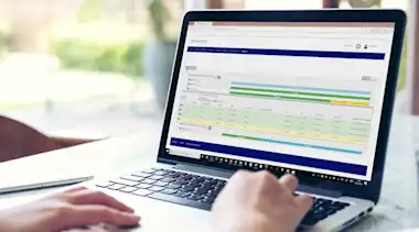 Laptop mit EnBW Energyfactory Energieportal