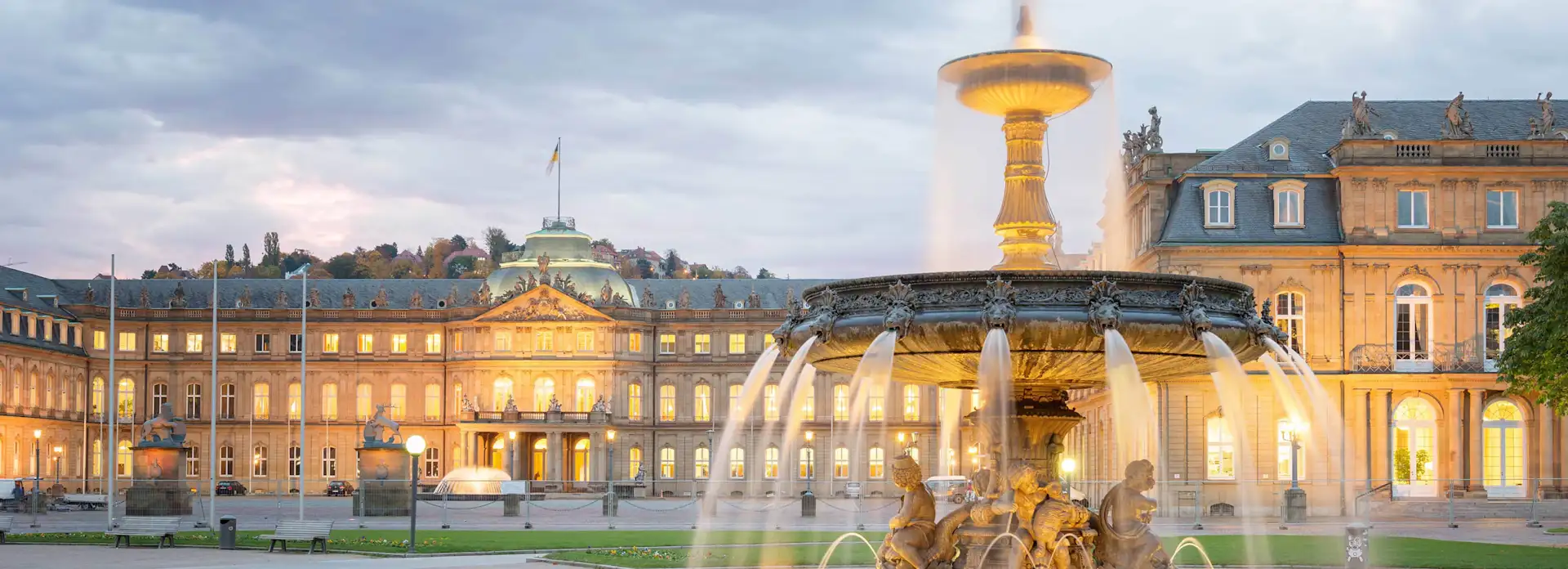 Blick auf den Schlossplatz in Stuttgart