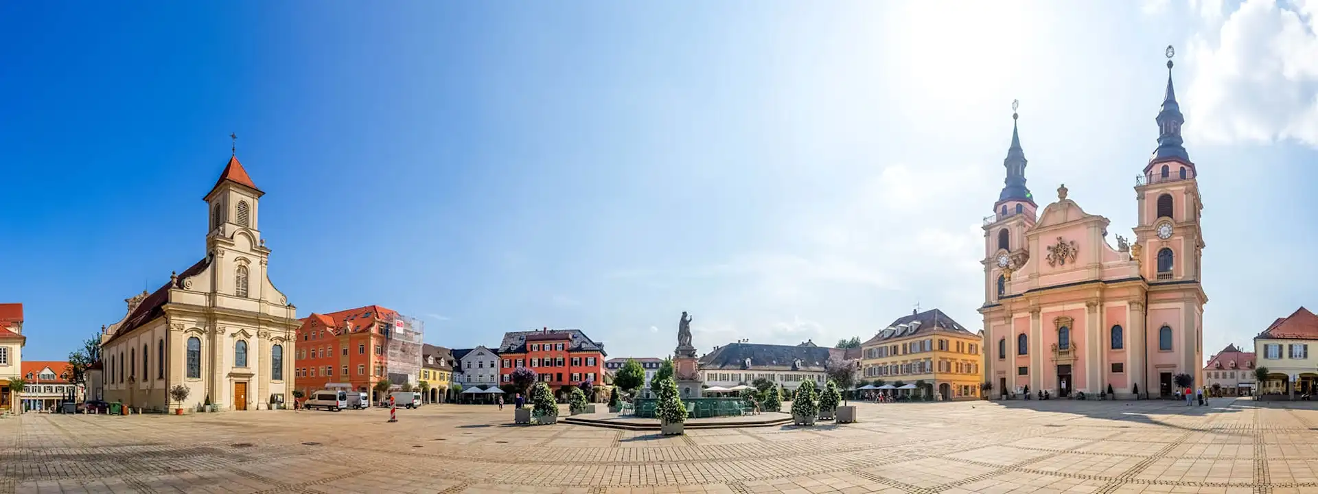 EnBW Ludwigsburg Kirche Platz Altmarkt Brunnen