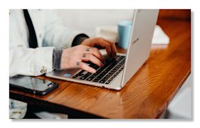 How to Recruit Awesome Guest Bloggers for your Website