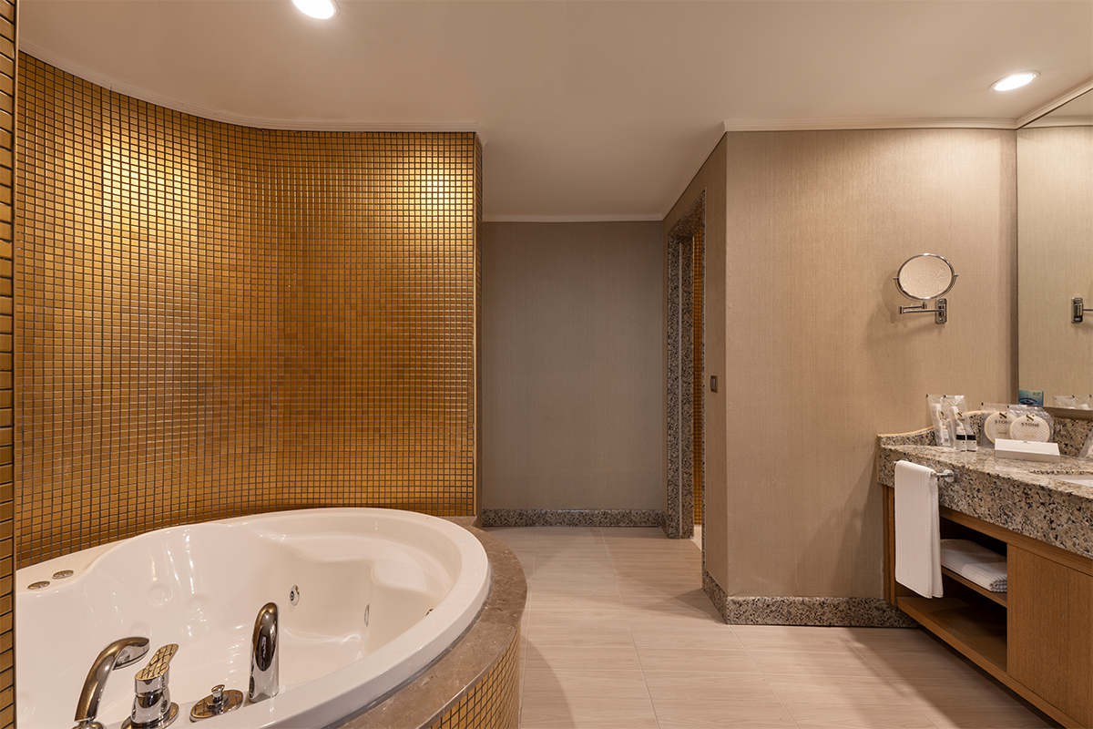 Ara Kapılı Aile Odası | Holiday Palace Hotel