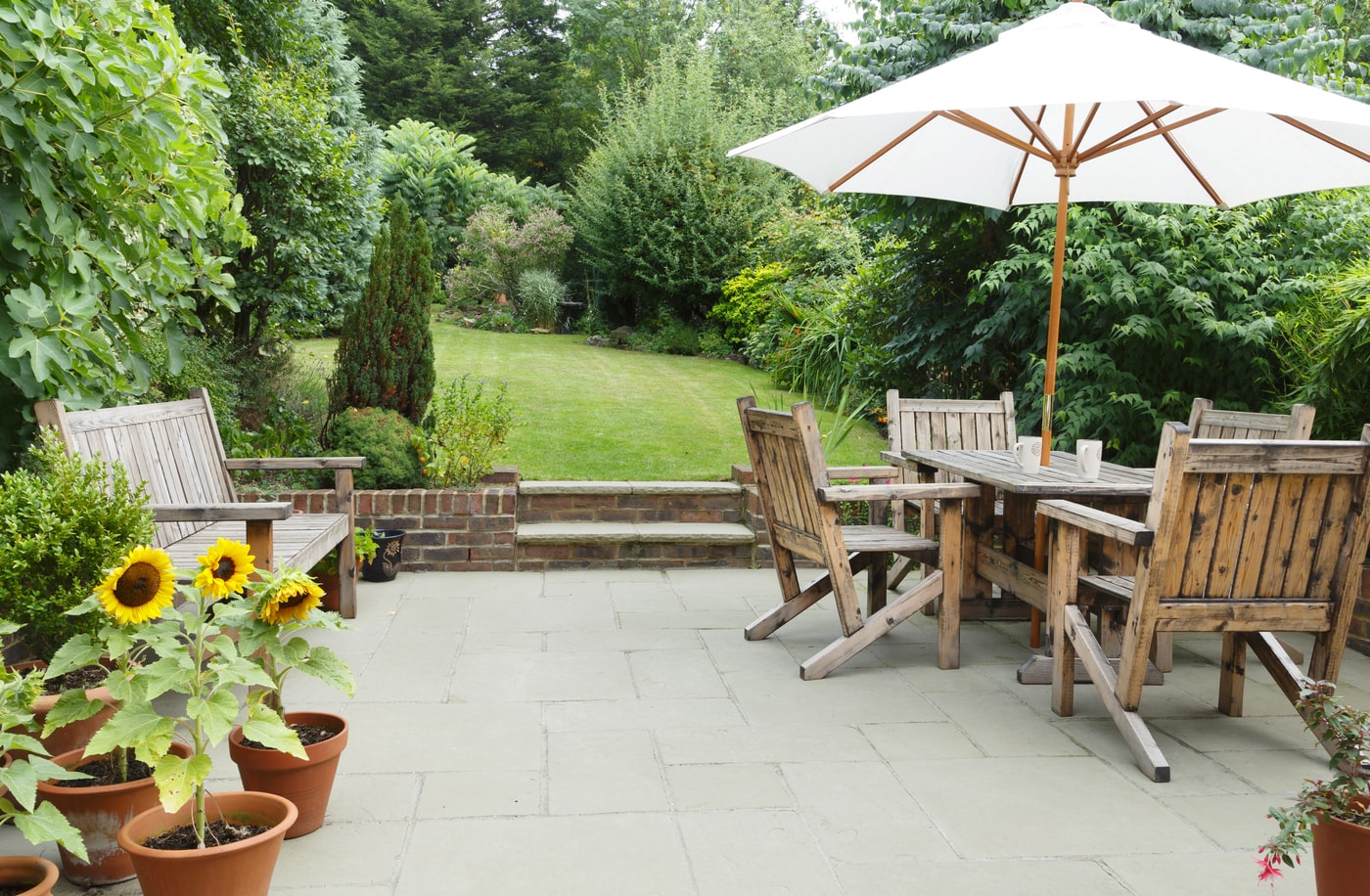 Greenfingered home buyers pay £70k for a garden in the current market
