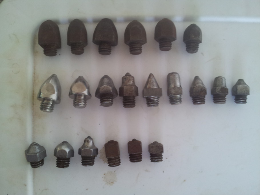 different types of horse shoe studs
