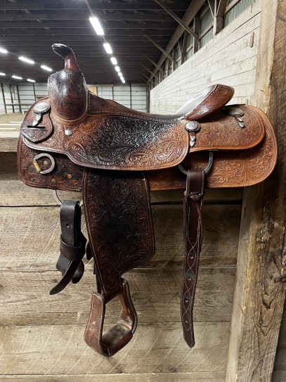 Sunday Slow Down: Saddle Cleaning 