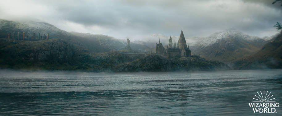 FB-F3-secrets-of-dumbledore-hogwarts-castle-lake-trailer-watermarked-web-landscape