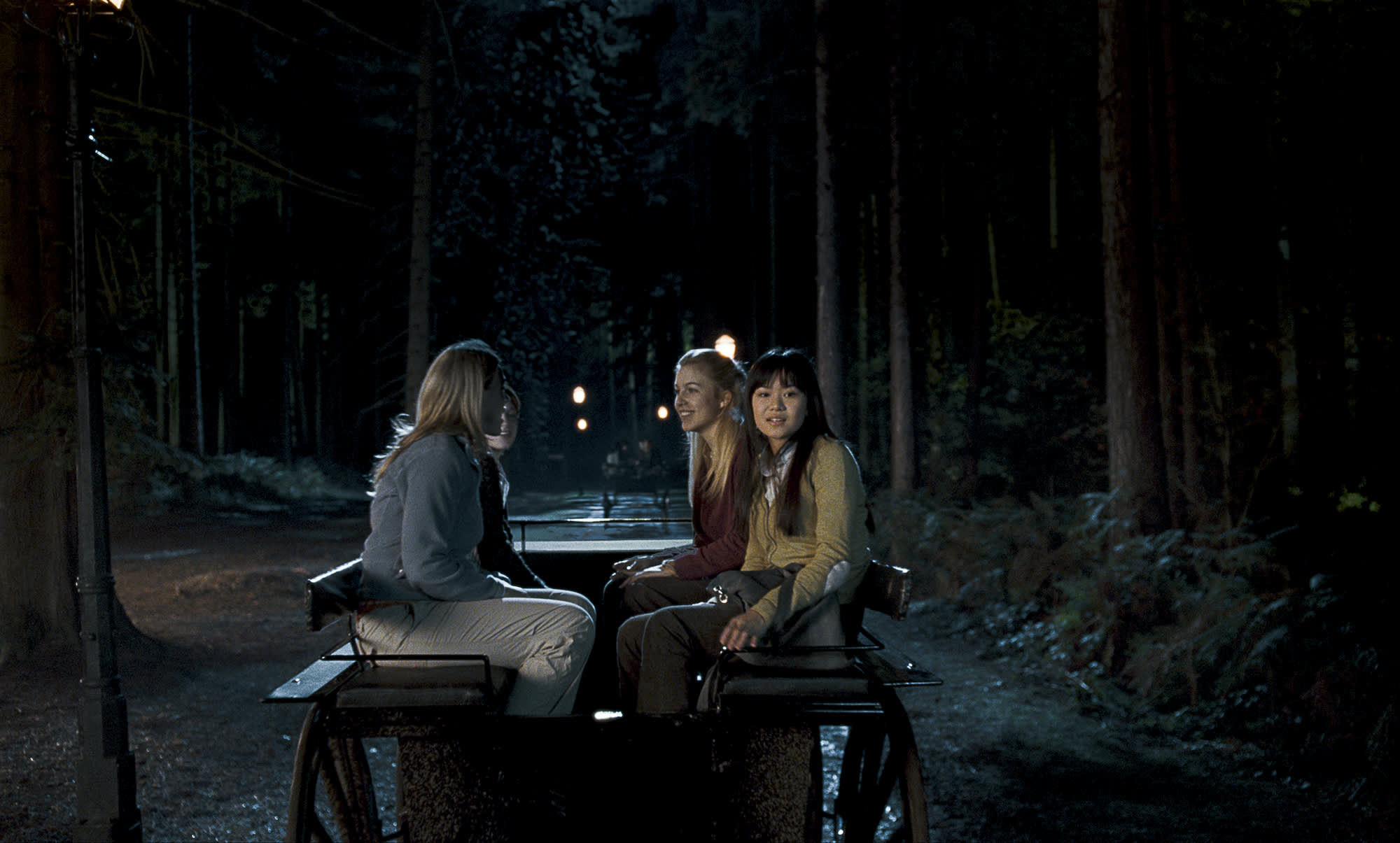 WB-HP-F5-cho-chang-with-friends-in-forest