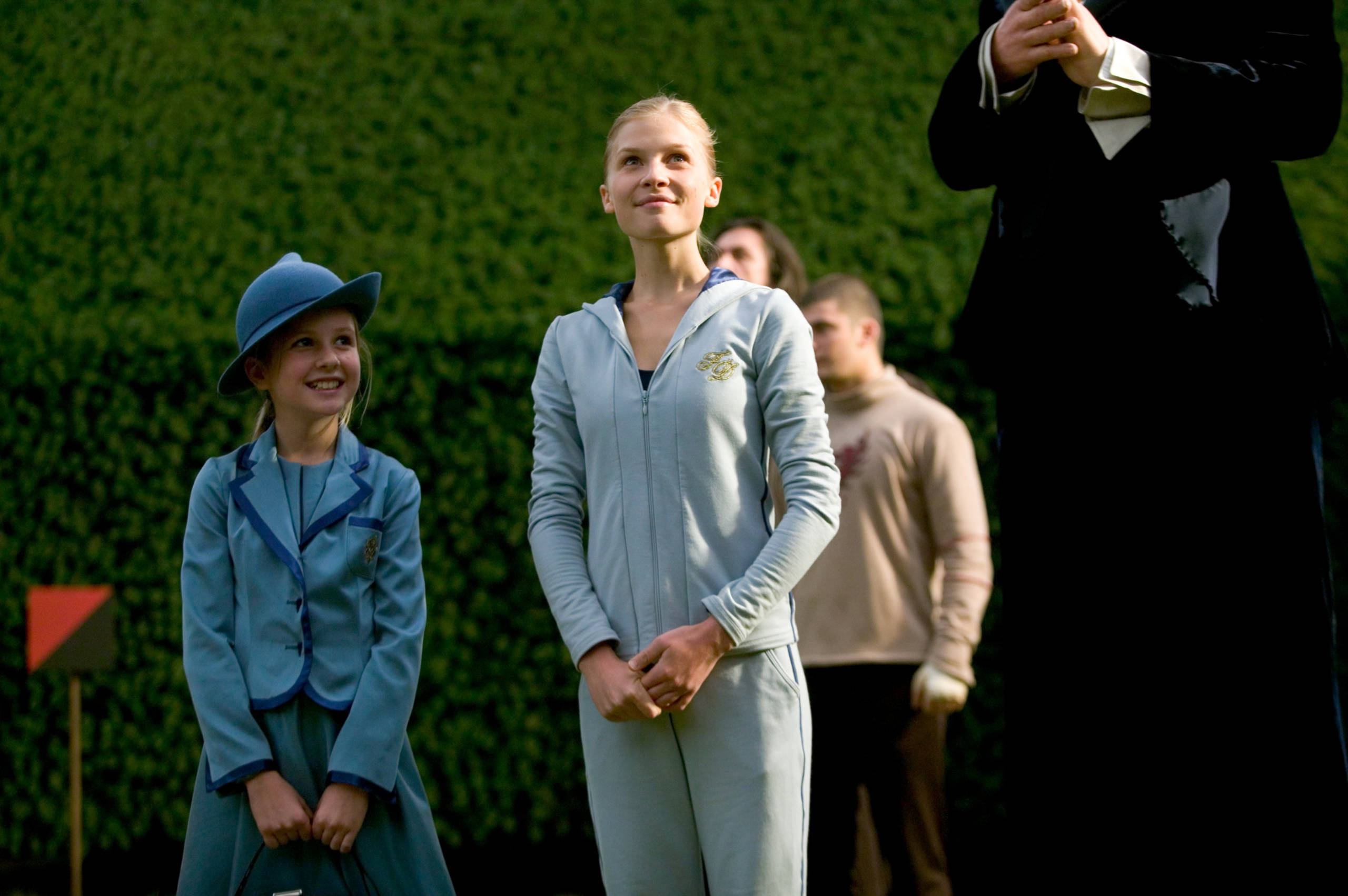 WB F4 Fleur Delacour Fleur Before The Maze Task HP4D-7843