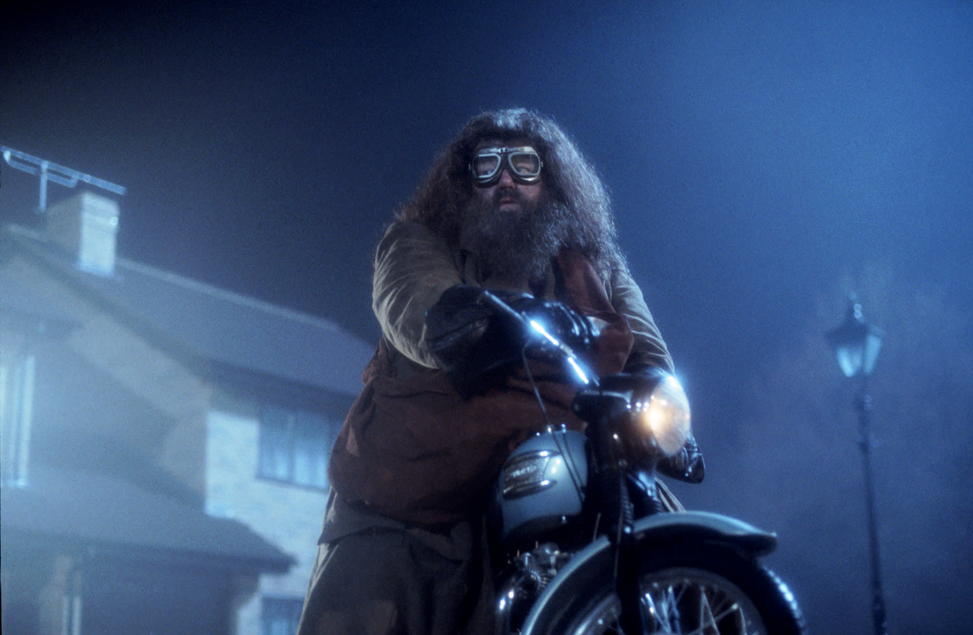 HP-F1-philosophers-stone-hagrid-bringing-baby-harry-to-privet-drive-motorbike-web-landscape