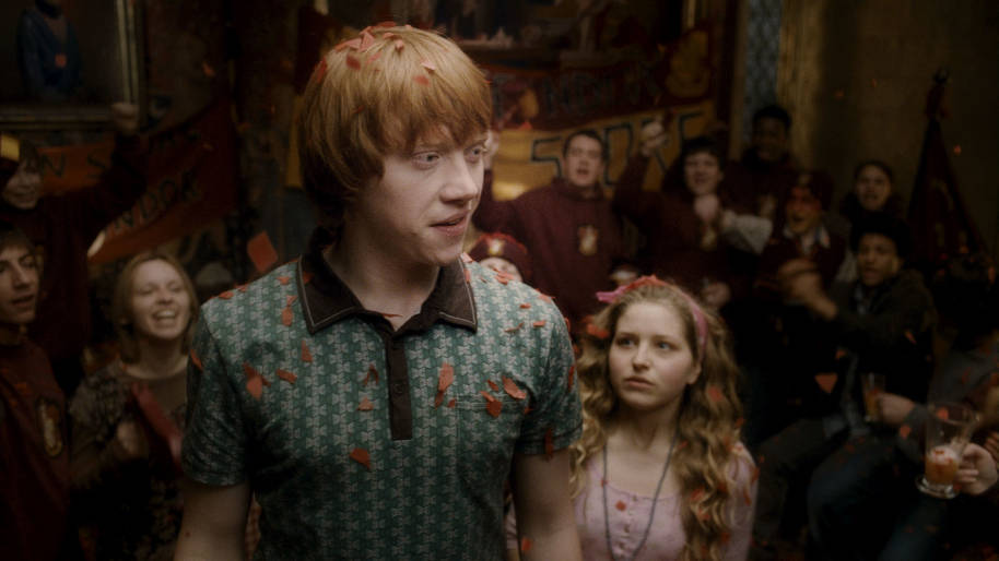 PMARCHIVE-WB F6 RonWeasley GryffindorCommonRoomLavenderBrown HP6-FP-00394 5kO4utqcZqAUWgWCMIs2Si-b9