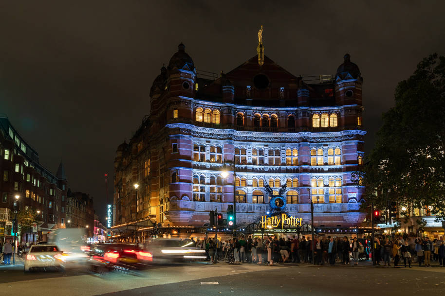 palace-theatre-at-night-cursed-child-foh