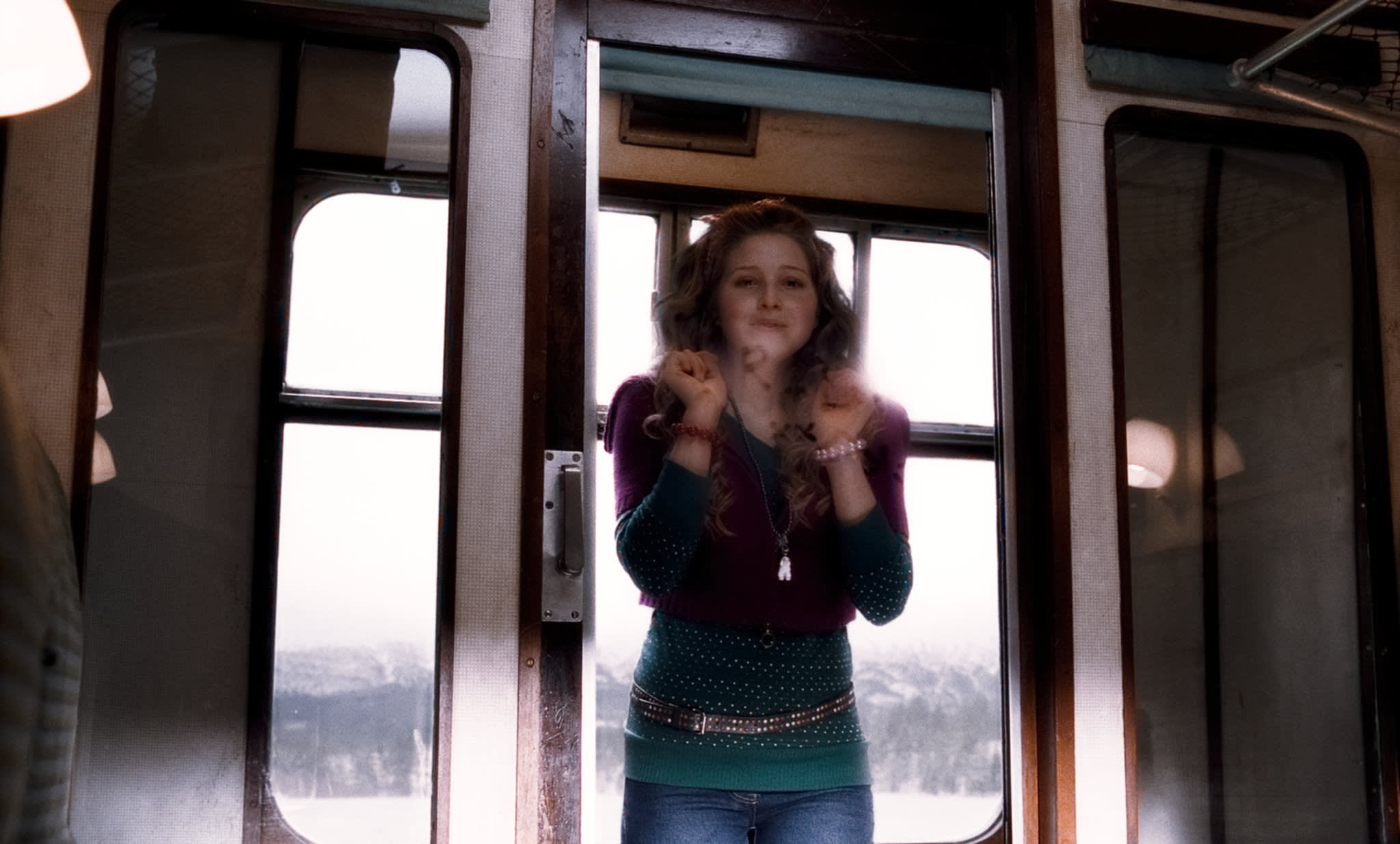 Lavender Brown writes a love message to Ron on the window of the Hogwarts Express.