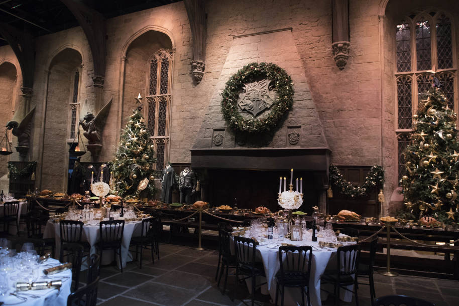 Christmas dinner tables dressed in the WBSTL Great Hall 2015