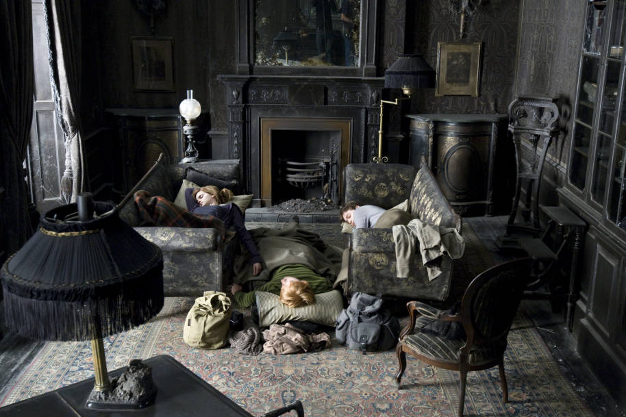 PMARCHIVE-HarryPotter WB F7 HarryRonHermioneAsleepInGrimmauldPlace Promo 080615 Land 6A9RBmQtFek0846MmSKEUm-b7