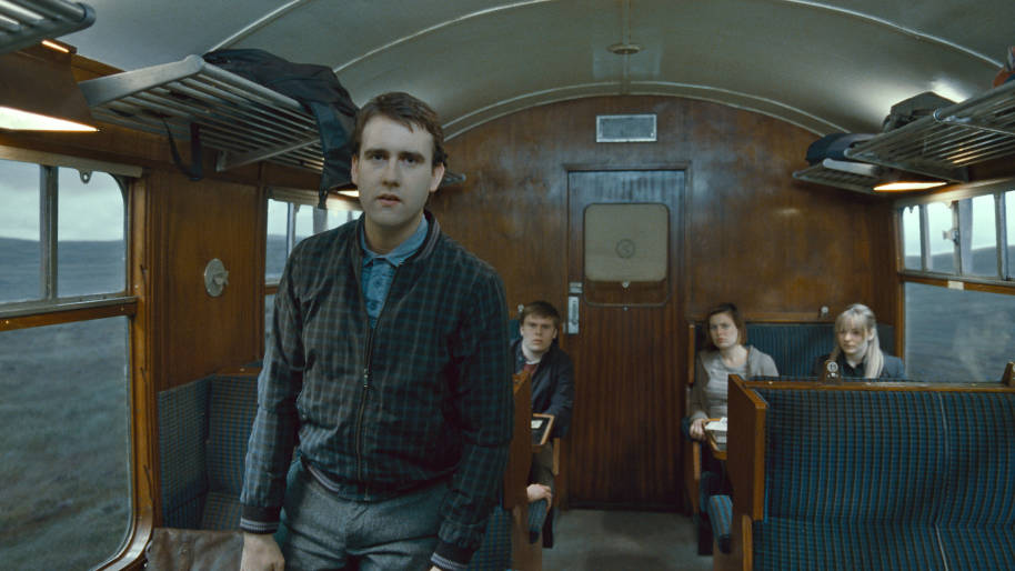 HP-F7-deathly-hallows-part-one-neville-hogwarts-express-carriage-web-landscape