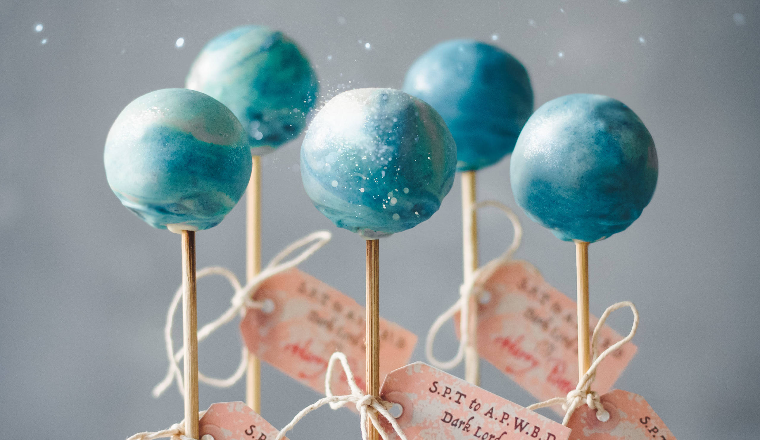 miss-marzipan-cake-pops