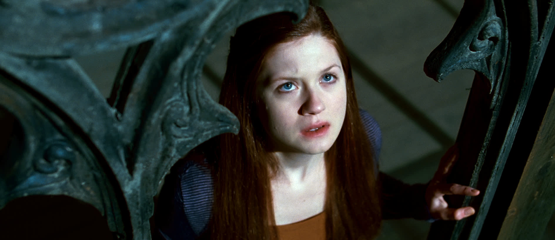 HP-F8-deathly-hallows-part-2-ginny-battle-worried-web-landscape