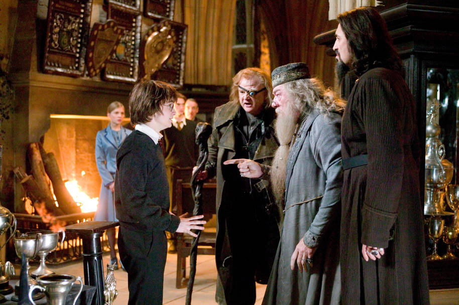 HP-F4-goblet-of-fire-harry-dumbledore-moody-name-in-goblet-web-landscape