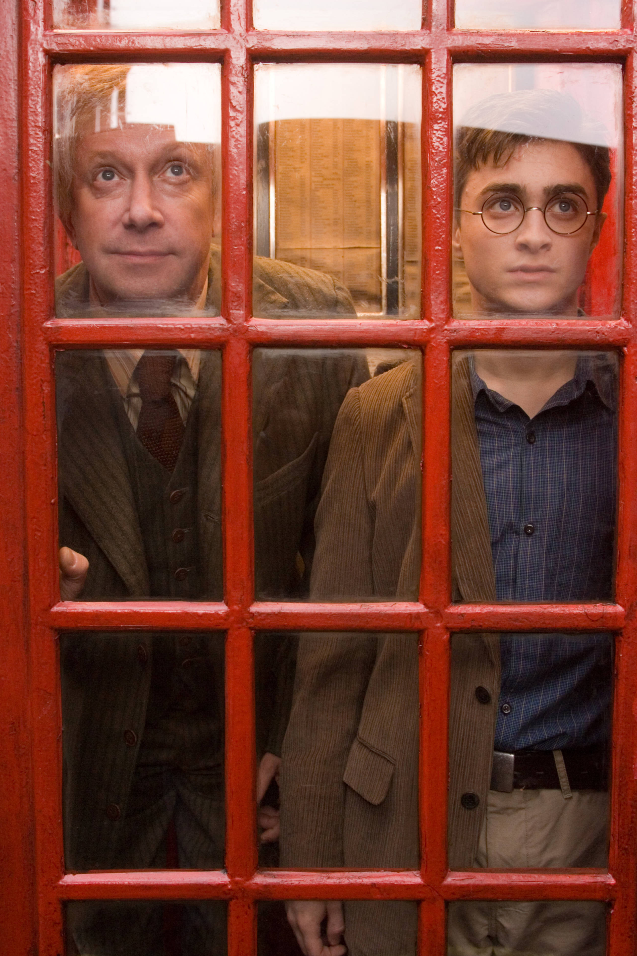Harry and Arthur use the guest entrance to the Ministry.