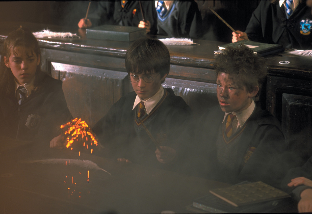 AULA de FEITIÇOS wingardium leviosa Harry Potter e a Pedra Filosofal 2001  1080p 