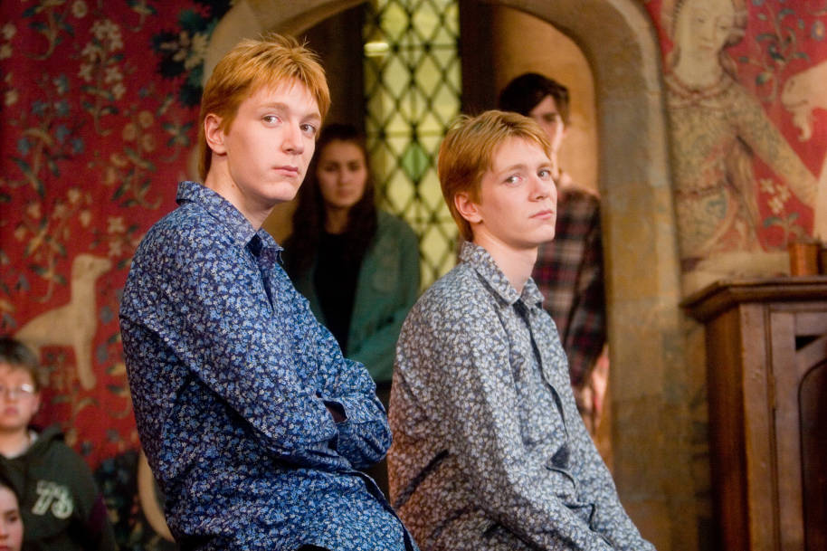 PMARCHIVE-WB F5 FredAndGeorge GryffindorCommonRoomShirts SombreFaces HP5D-2066 43HhuC8uas2mGI6YKCe4WG-b0