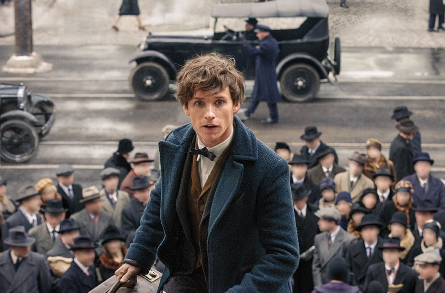 WB-Fantastic-Beasts-Newt-Scamander-running